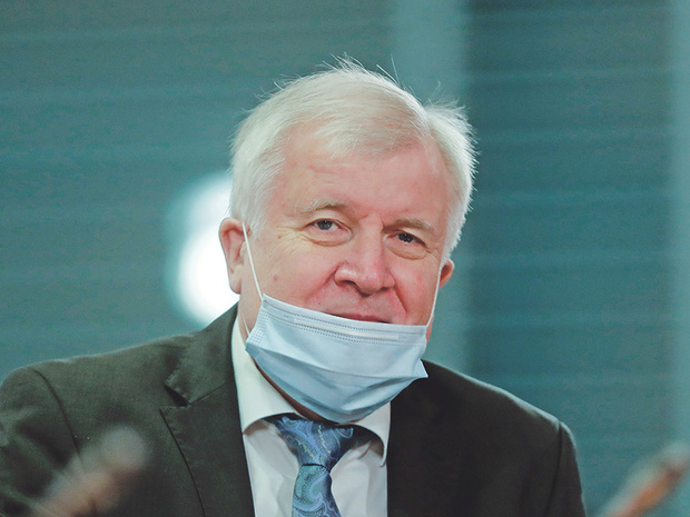 Seehofers zweifelhafter Kampf gegen Islamfeindlichkeit