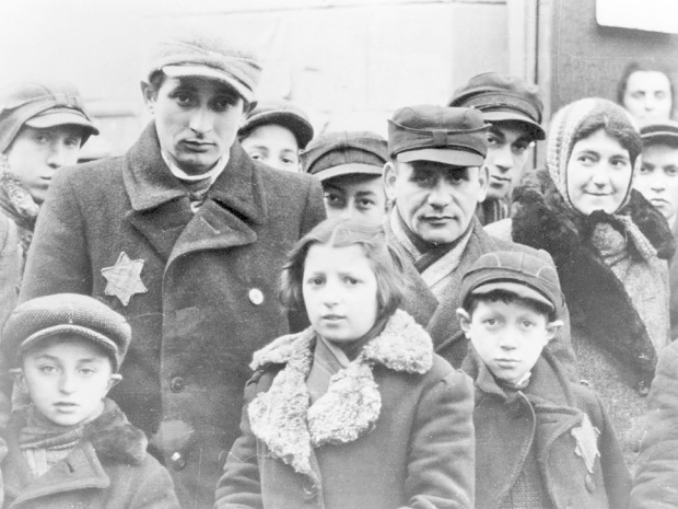 Mit einem „Judenstern“ markiert – Entrechtung und Entmenschlichung der Juden in der NS-Zeit