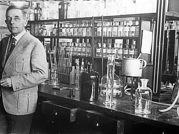 „Der König der Biochemiker“ – Zum 140. Geburtstag des Wissenschaftlers Otto Warburg