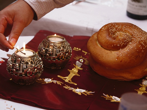 Was machen Juden am Schabbat eigentlich so lange in der Synagoge?