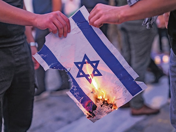 Die Maskerade des Judenhasses: Antisemitismus im Gewand der „Israelkritik“