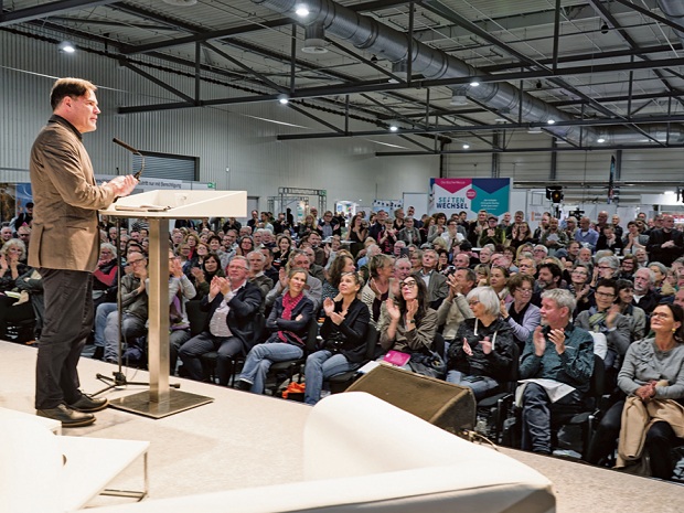 „Seitenwechsel“: Halle erlebt eine Messe jenseits des Mainstreams