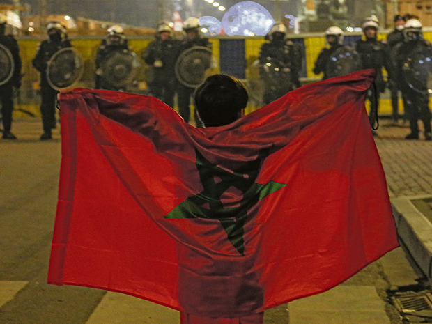 Gewaltvolle und hasserfüllte Ausschreitungen marokkanischer Migranten bei der Fußball-WM
