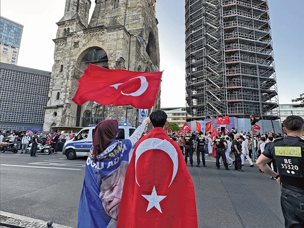 Marsch durch die Institutionen: Islam-Parteien wollen nach Brüssel