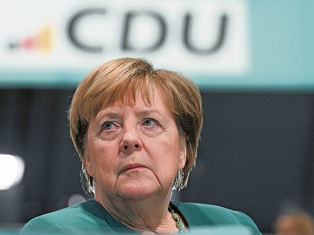 Rückkehr ins Machtzentrum? Angela Merkel zwischen Bellevue und ungeklärter Stasi-Vergangenheit